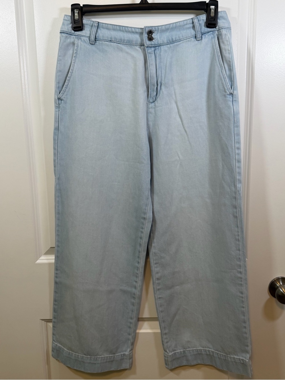 Bella Dahl Pale Blue Cropped Straight Jeans